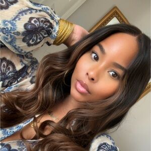 Meet your Posher, Crystal